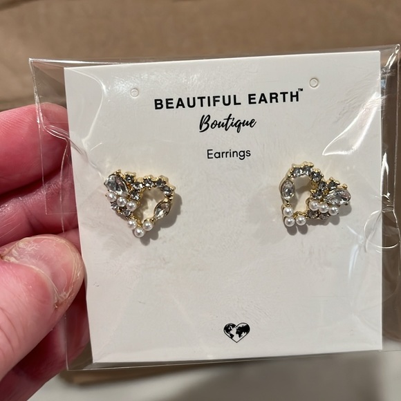 Crystal Heart Earrings - Gold /NWOT - Picture 6 of 8